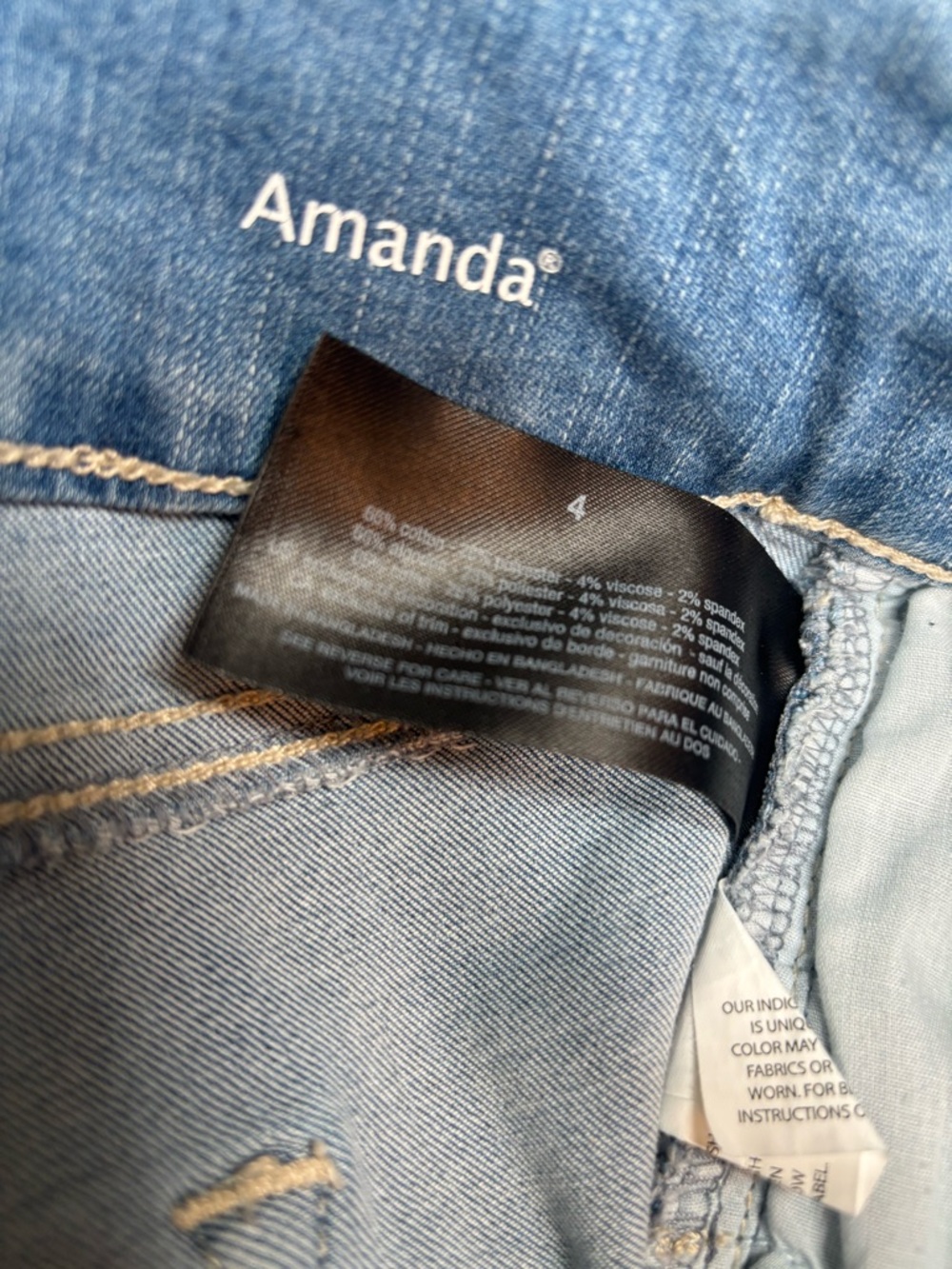 Gloria Vanderbilt “Amanda” Pull-on” Slimming Light Blue Wash Bermuda Shorts Sz 4 - Picture 5 of 6